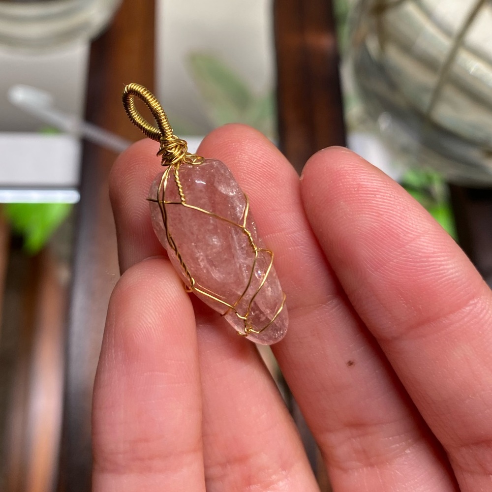 Rose quartz necklace pendant